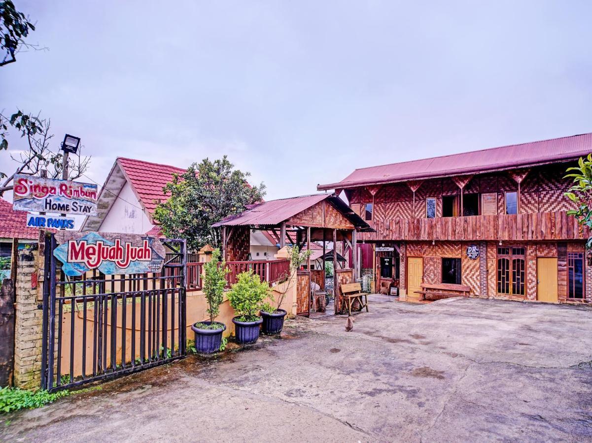 Oyo 90209 Dk Singarimbun Berastagi Homestay Ngoại thất bức ảnh