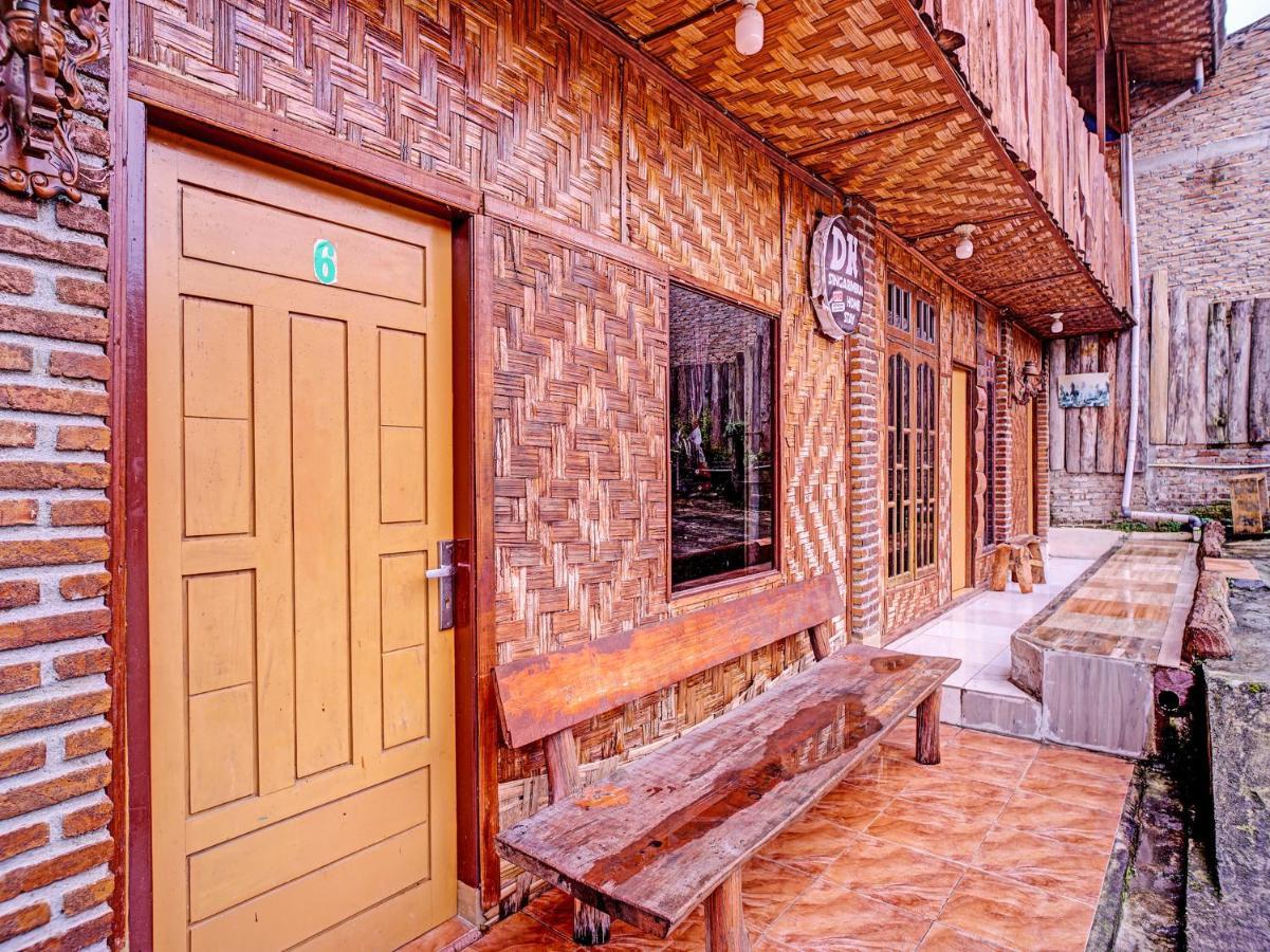 Oyo 90209 Dk Singarimbun Berastagi Homestay Ngoại thất bức ảnh