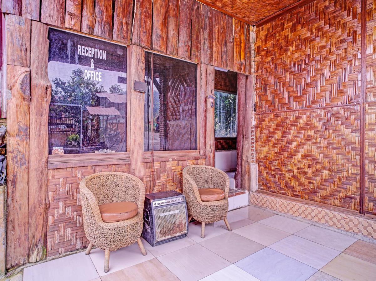 Oyo 90209 Dk Singarimbun Berastagi Homestay Ngoại thất bức ảnh