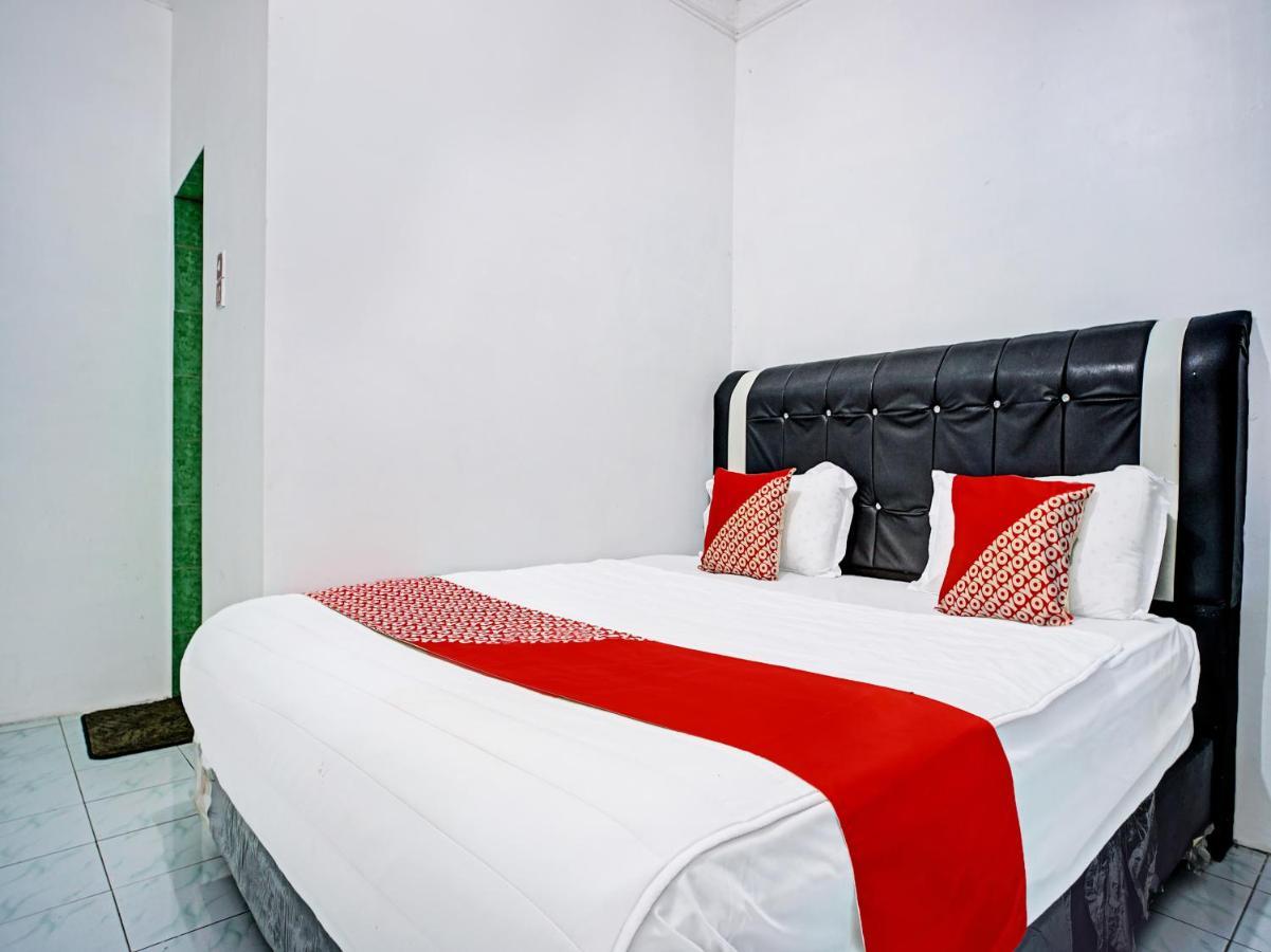 Oyo 90209 Dk Singarimbun Berastagi Homestay Ngoại thất bức ảnh