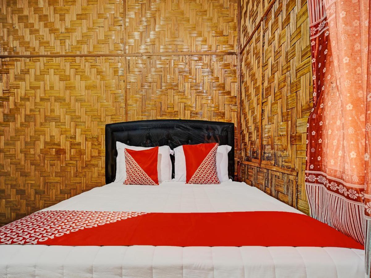 Oyo 90209 Dk Singarimbun Berastagi Homestay Ngoại thất bức ảnh
