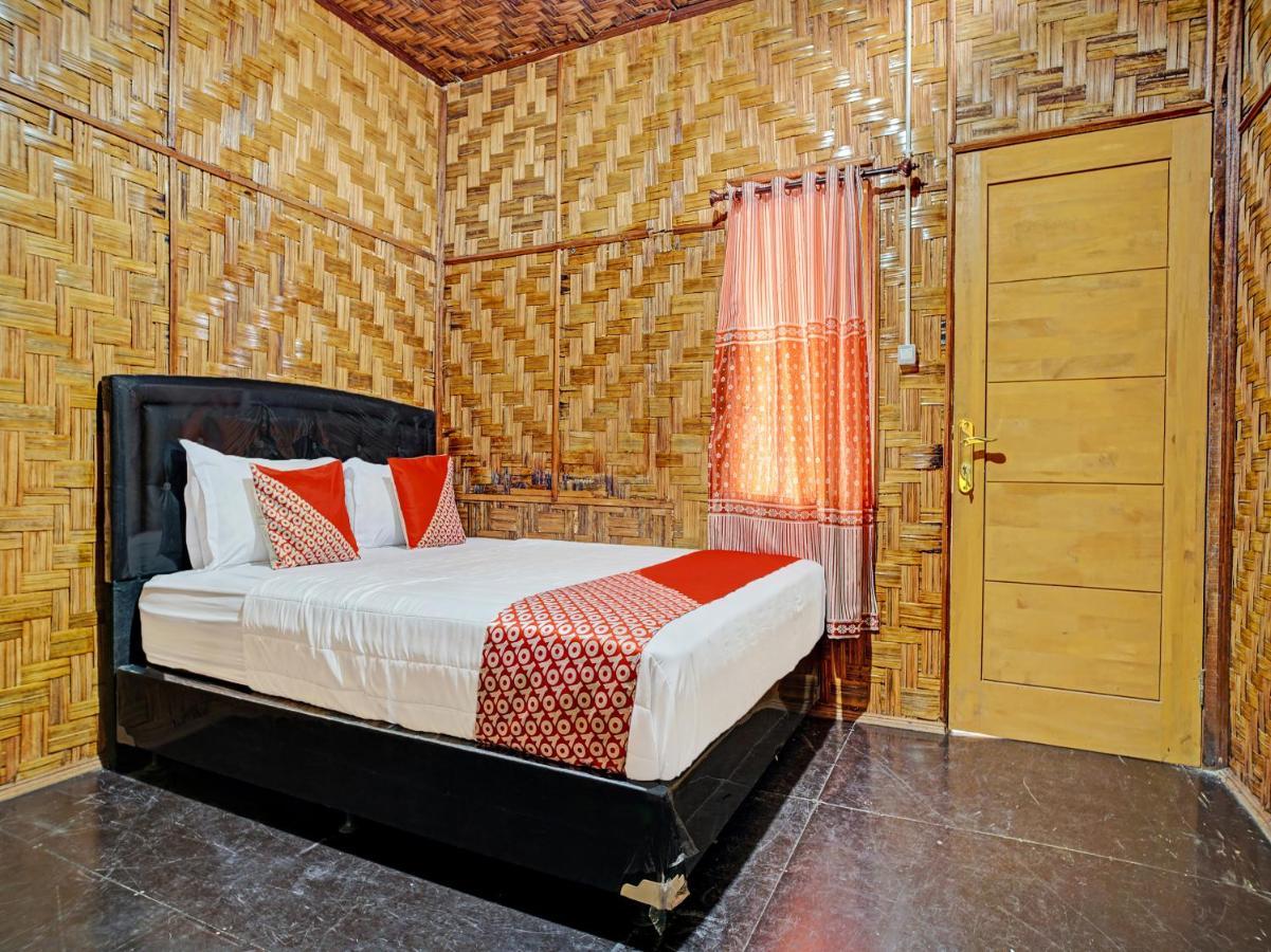 Oyo 90209 Dk Singarimbun Berastagi Homestay Ngoại thất bức ảnh