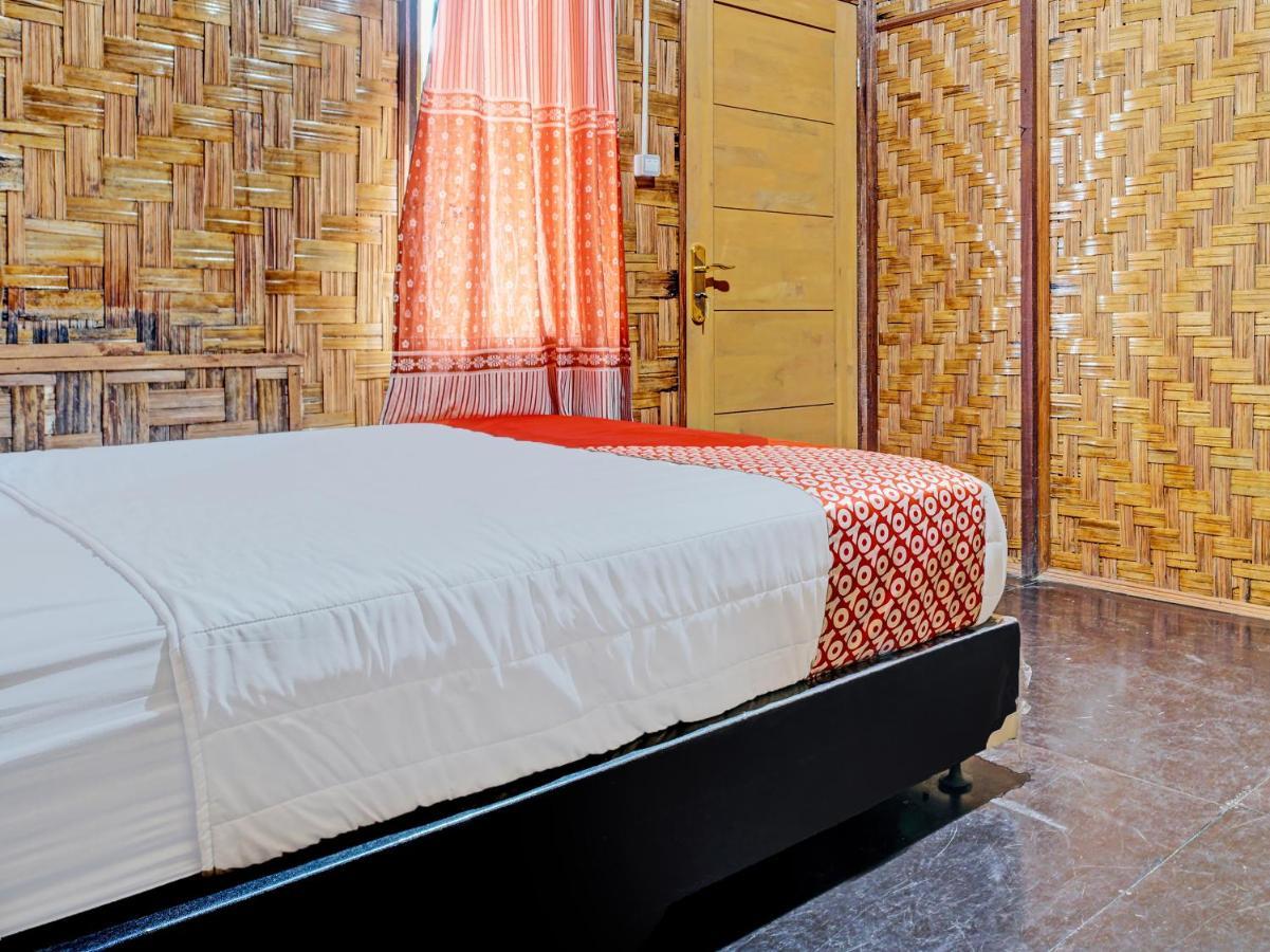 Oyo 90209 Dk Singarimbun Berastagi Homestay Ngoại thất bức ảnh