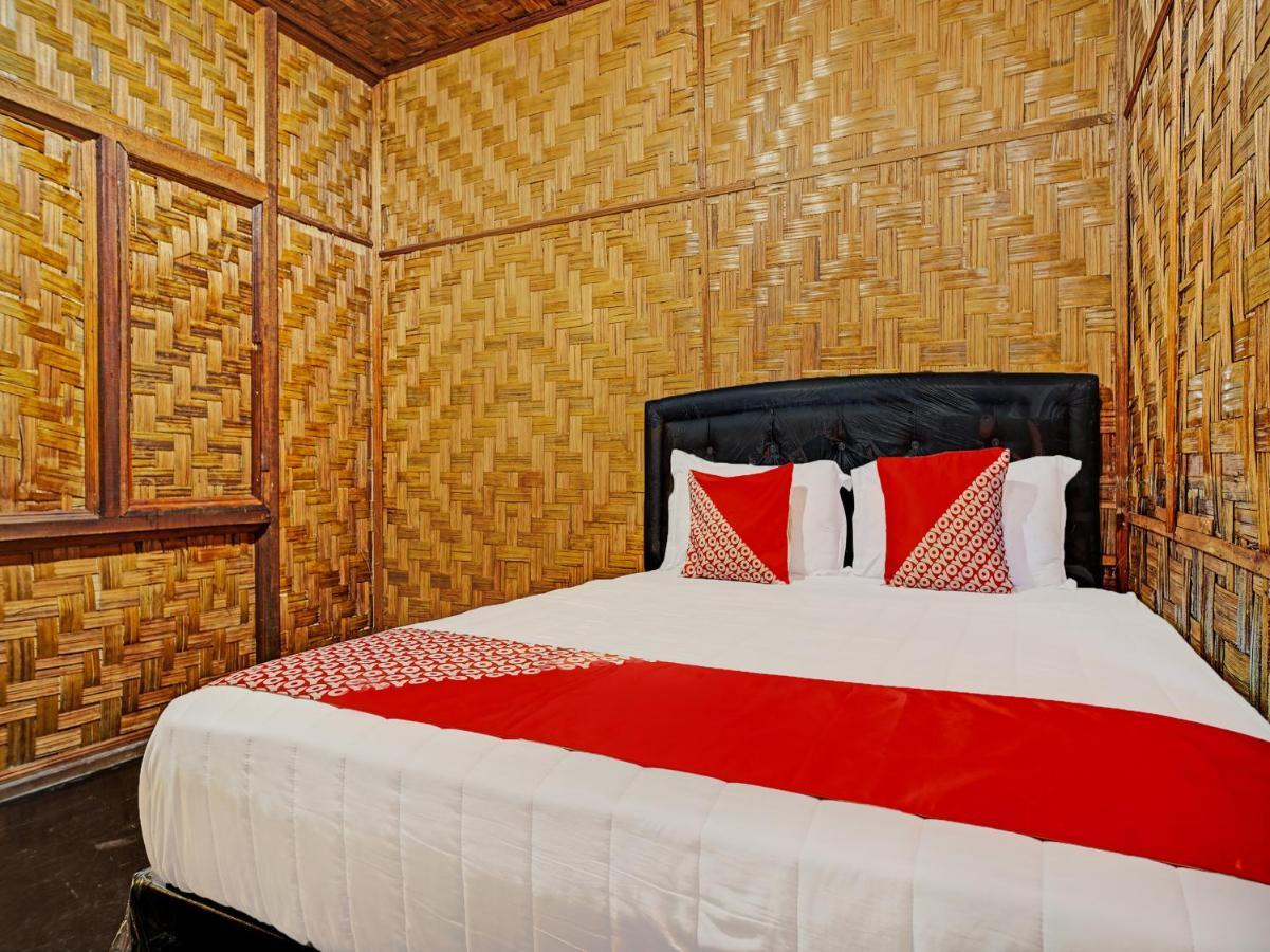 Oyo 90209 Dk Singarimbun Berastagi Homestay Ngoại thất bức ảnh