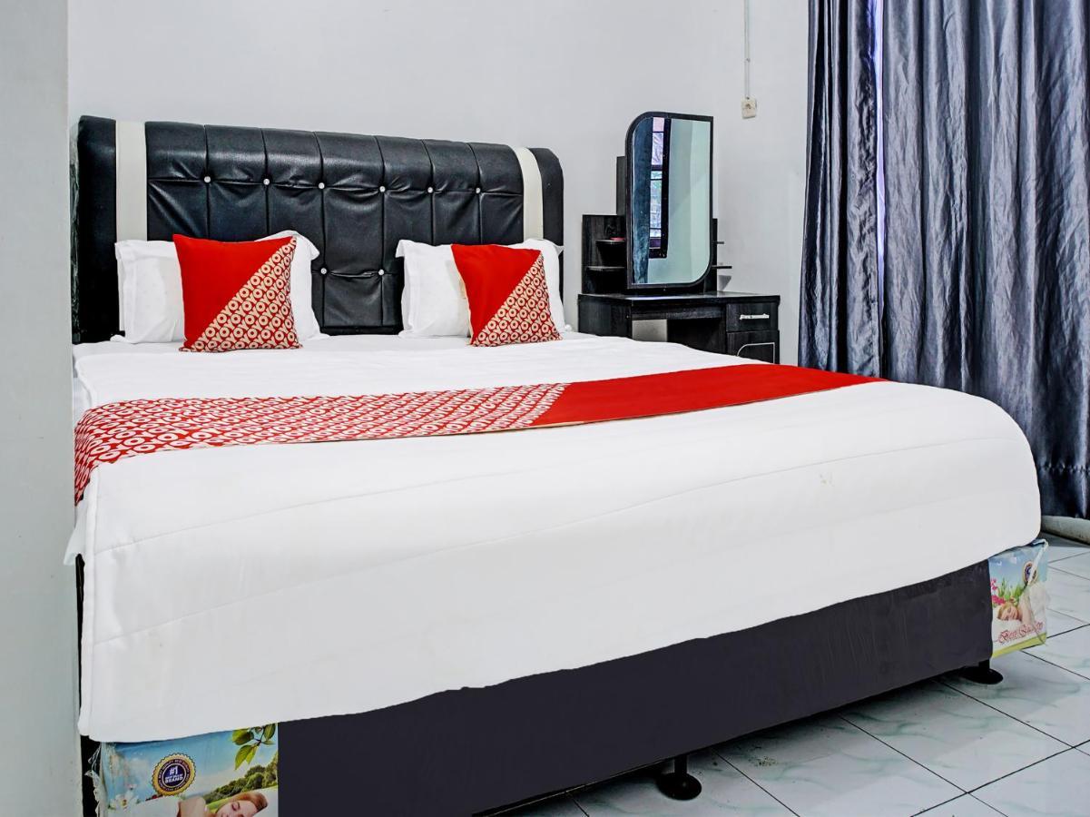 Oyo 90209 Dk Singarimbun Berastagi Homestay Ngoại thất bức ảnh